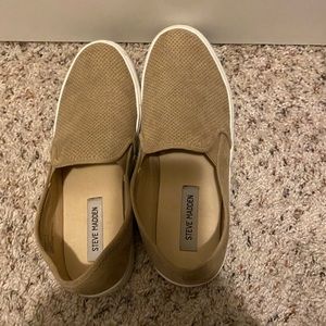 Steve Madden slip ons